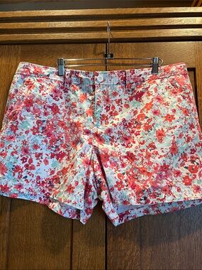 G.H. Bass & Co women’s floral shorts size 16
